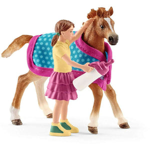 Spar King-Schleich Horse Club 42361 - Fohlen mit Decke Spielfigur Mädchen Spielzeug
